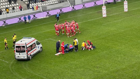 Imagini de coșmar la finala Ligii Naționale de Rugby! Un jucător a fost scos din teren cu guler cervical, după intervenția ambulanței