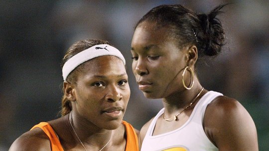 Prima victorie a Serenei la Wimbledon. Rivalitatea dintre surorile Williams atingea apogeul pe iarba londoneză
