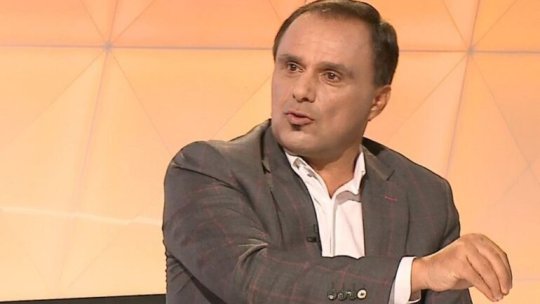 Ilie Poenaru, făcut praf de Basarab Panduru după dezvăluirile iAMSport că îl "lucra" pe Ionuț Badea când era la UTA: "E bine să plece din fotbal. Ne furăm căciula"
