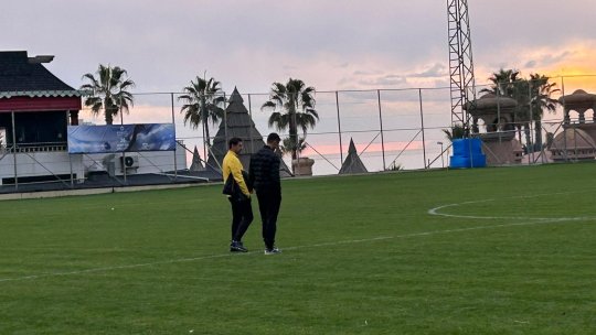 Zeljko Kopic și Andrei Nicolescu, ”ședință” pe teren după ce Dinamo a fost învinsă cu 6-2 de Charelroi. Ce i-a cerut antrenorul acționarului