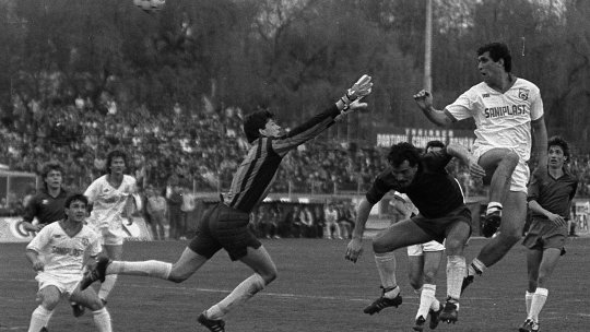 “A fost și el bun, tehnic, idolul tribunei din Giulești”. Rodion Cămătaru rememorează derby-urile din alte vremuri, înainte de Dinamo - Rapid