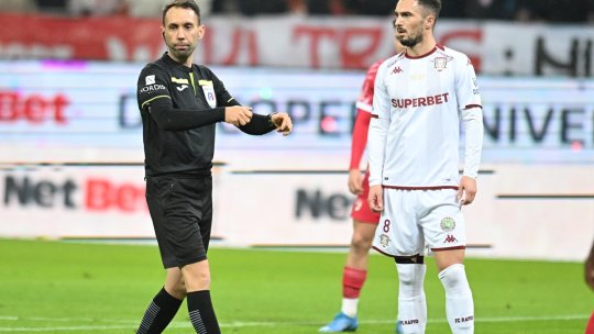 Derby-ul Dinamo - Rapid, întrerupt după un nou incident regretabil! Ce au putut să facă suporterii alb-roșii