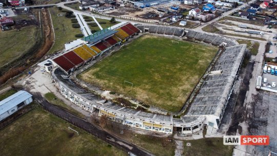 Mărirea și decăderea Scorniceștiului. Stadionul lui Nicolae Ceaușescu a devenit depozit de lemne și de murături!