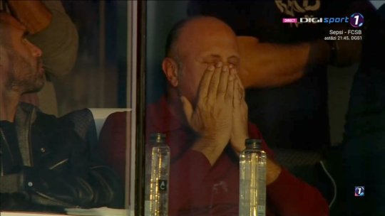 Imaginea neputinței: Dan Șucu, cu fața în palme după golul Farului cu Rapid