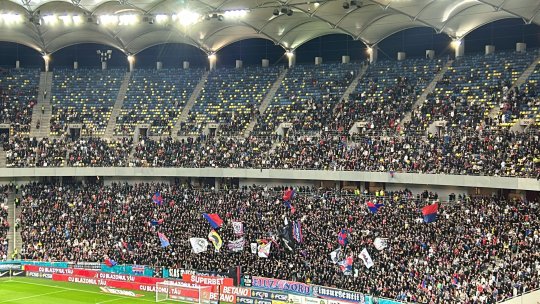 Atmosferă de meci mare la FCSB - Universitatea Craiova! Cele două galerii fac spectacol pe Arena Națională + Ce bannere au afișat fanii FCSB