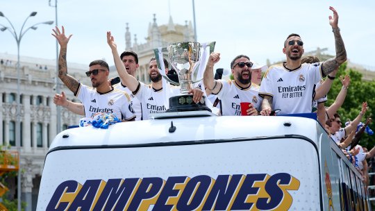 Imagini spectaculoase de la sărbătoarea de titlu a celor de la Real Madrid! Cum au celebrat ibericii al 36-lea campionat câștigat