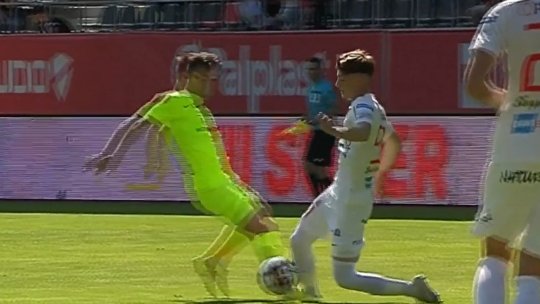 Golul controversat din Hermannstadt - Poli Iași 0-1 care o trimite pe Dinamo aprope în "B"! Fanii i-au taxat pe sibieni și i-au acuzat de non-combat: "Rușine să vă fie"