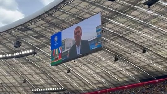 Gică Hagi, mesaj pe Allianz Arena, înainte de România - Ucraina. Toți fanii români au început să-i strige numele