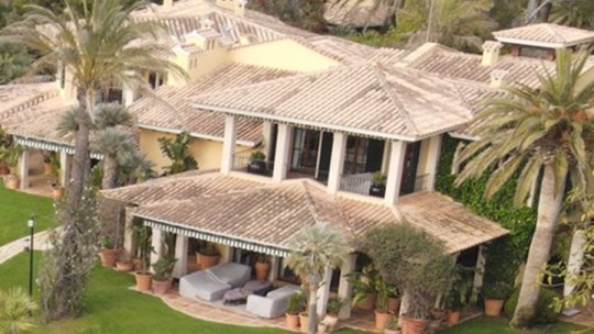 Imagini din aer cu vila în care locuiește Michael Schumacher. Proprietatea a costat 30.000.000 de euro și este în Mallorca