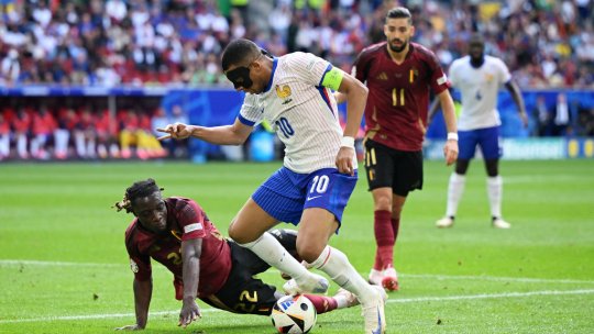 Franța - Belgia 1-0. Un autogol decide partida dominată de selecționata lui Deschamps