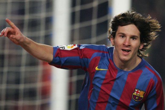 Messnifique!!! Messi debuta oficial, acum 19 ani, într-un meci cu Espanyol, în tricoul Barcelonei | VIDEO