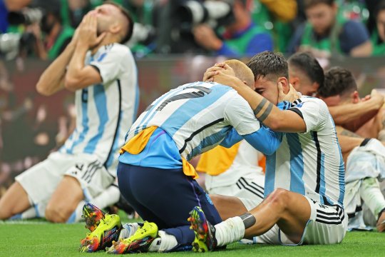 BREAKING NEWS | Papu Gomez, suspendat 2 ani pentru dopaj! A jucat două meciuri pentru Argentina la CM 2022 și susține că a băut sirop de tuse