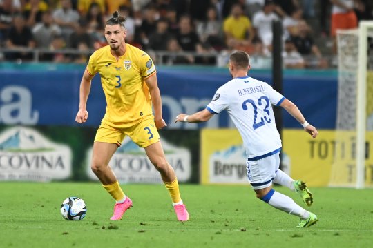 Cel mai bun jucător român din luna septembrie le promite fanilor calificarea la Euro. ”Ar fi o mândrie incredibilă”