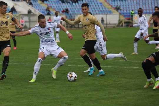 FC Botoșani - FC Voluntari 3-3. Ambele echipe au încheiat meciul în 10 oameni