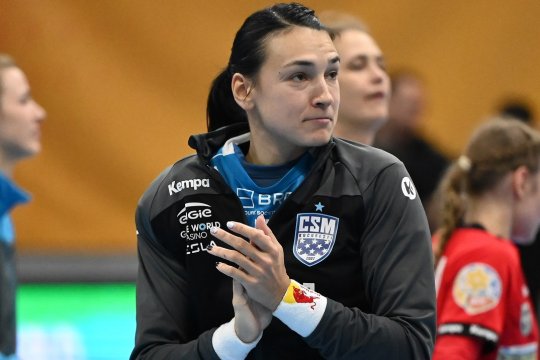 Cristina Neagu este incertă pentru Campionatul Mondial! Ce jucătoarea a fost convocată de urgență la lot