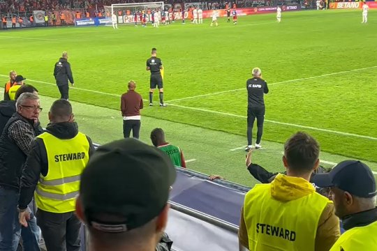 EXCLUSIV | Incidente extrem de grave în tribune la derby-ul Steaua - Rapid. Un fotbalist giuleștean, adus în pragul disperării. Ce s-a întâmplat în spatele băncii