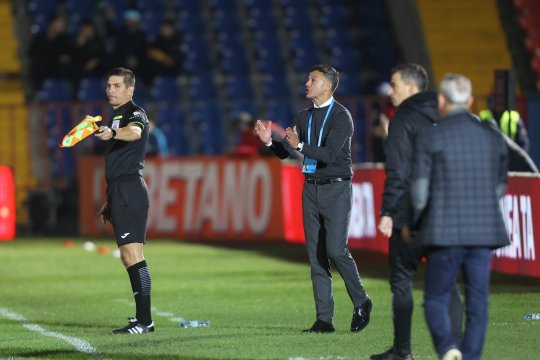 Ovidiu Burcă acuză vehement arbitrajul după UTA Arad - Dinamo: "Penalty cadou!"