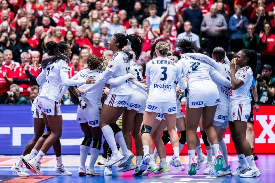 Franța, campioană mondială la handbal feminin! Victorie pe tărâm nordic în fața marii favorite la trofeu
