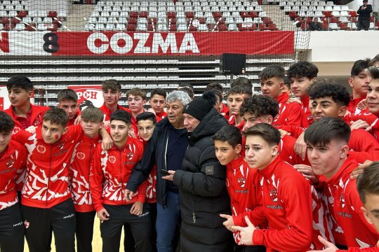 ”A fost cel mai emoționant lucru”. Mircea Lucescu a fost primit cu urale la sala Dinamo! Ce a spus despre posibila revenire pe banca tehnică