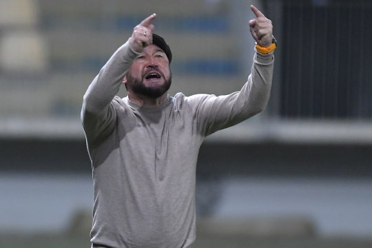 ”Fotbalul românesc are nevoie de antrenori ca el”. Viorel Moldovan, plecăciuni în fața unui tehnician de abia sosit în Superligă