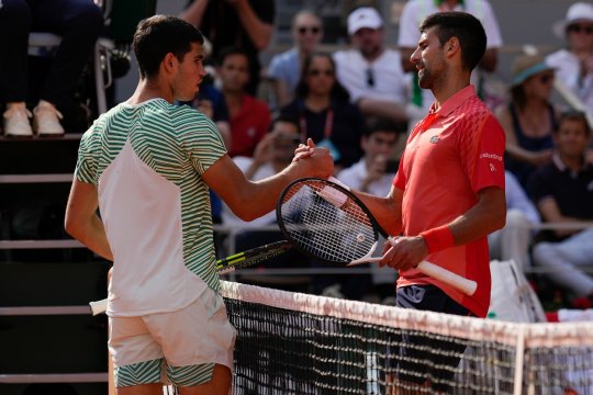 Djokovic, primul finalist la Roland Garros! Alcaraz a jucat accidentat seturile trei și patru