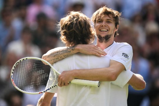 VIDEO | Meciul dintre Rublev și Bublik a fost unul epocal și a oferit cel mai frumos punct de la Wimbledon 2023