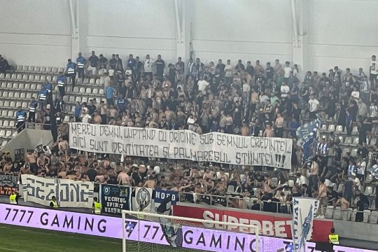 Ce mesaje au afișat ultrașii de la Universitatea Craiova după 2-0 cu Dinamo: ”Identitatea și palmaresul Științei…” Ce replică au dat suporterii dinamoviști