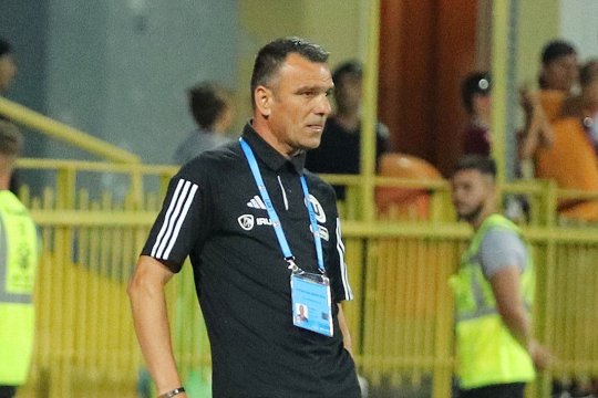 După ”U” Cluj – Rapid, 0-3, Toni Petrea și-a criticat fotbaliștii cu experiență: ”Nu putem să jucăm numai cu numele”