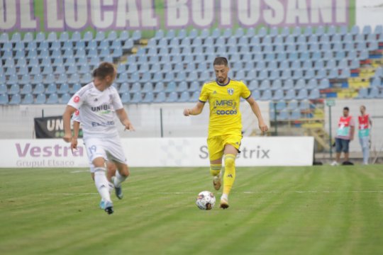 FC Botoșani - Petrolul Ploiești, 1-1. ”Lupii” trec pe lângă victorie în prelungiri: gol anulat de VAR și penalty ratat