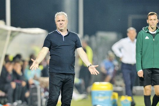 Marius Șumudică a criticat alegerile făcute de Andrea Mandorlini în derby-ul cu FCSB: ”Chiar nu înțeleg. Bagă, bă, ceva!”