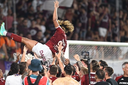 EXCLUSIV | Cristi Dulca, înainte de Rapid - Dinamo: ”Când joci în Giulești, ai 1-0 de când ești pe culoar”. Cum l-au uluit ”câinii” și ce spune despre debutul lui Rrahmani
