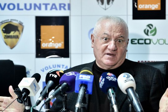 Dumitru Dragomir a vorbit despre parcursul slab din ultima perioadă al unui jucător de la FCSB: ”Trebuie ajutat, este la pământ cu psihicul”