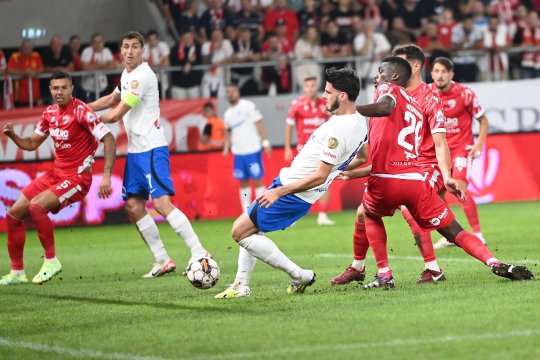 EXCLUSIV | O veste bună și una rea pentru Dinamo! Un fotbalist, supus unui control RMN. Altul, apt pentru meciul de Cupă, cu FCU Craiova, după ce a privit înfrângerea cu Farul din tribună