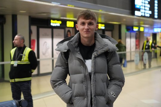 Noul transfer al Rapidului a sosit la București! Primele cuvinte după revenirea în Superligă: ”Fanii sunt cei mai frumoși din țară!”