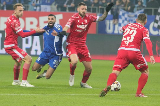 O nouă eroare pentru Velkovski, încă un gol primit de Dinamo. Fundașul din Macedonia de Nord a greșit la fel ca în meciul cu Rapid