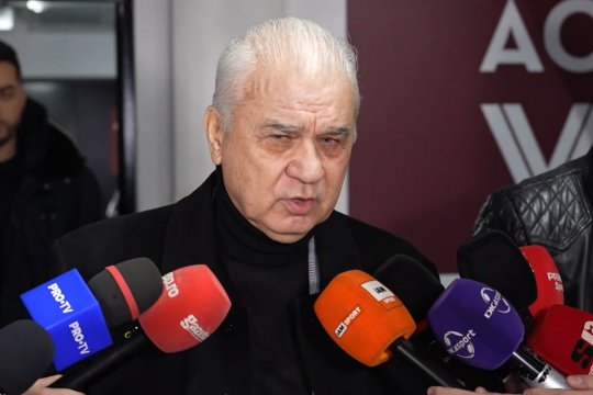 Anghel Iordănescu, după Rapid - Farul Constanța 1-2: ”Nașul i-a făcut cadou finului campionatul!” / ”Hagi e un șmecher și un vulpoi bătrân”
