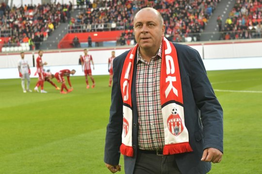 Laszlo Dioszegi i-a răspuns lui Victor Angelescu, după ce acționarul l-a dat ca și transferat pe Marius Ștefănescu la FCSB: ”Să vină să îl ia”
