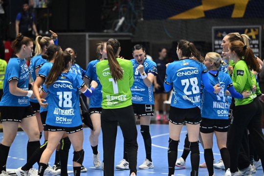 Mihai Pintilii le-a încurajat pe fetele de la CSM București cu Krim: ”Sută la sută le văd în Final Four” / ”Ar merita să câștige Liga Campionilor”