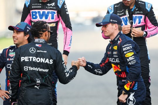 Verstappen este favorit să-i ia locul lui Hamilton la Mercedes. Toto Wolff a recunoscut. Ce alte nume mai sunt pe listă