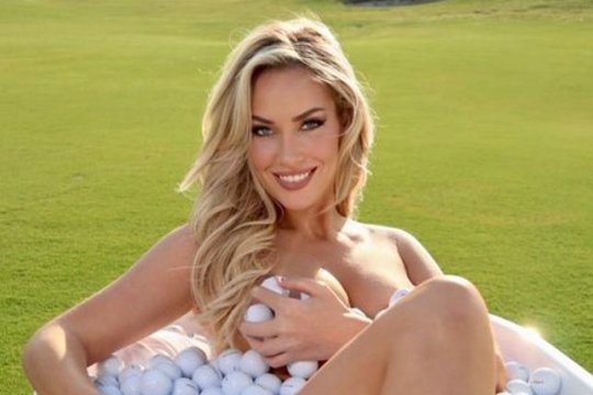 Bărbații s-au dat bătuți după ce Paige Spiranac i-a pus să aleagă ținuta potrivită pentru golf: "Anulez urmărirea, ca să mă pot concentra pe munca mea de zi cu zi"