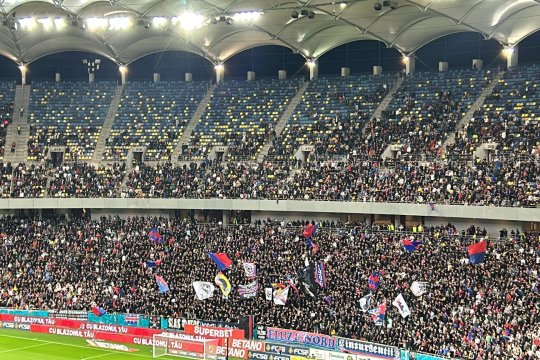 Atmosferă de meci mare la FCSB - Universitatea Craiova! Cele două galerii fac spectacol pe Arena Națională + Ce bannere au afișat fanii FCSB