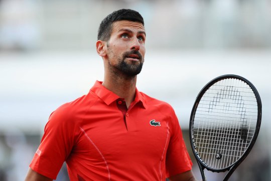 Mesajul lui Djokovic după ce a fost lovit în cap cu un recipient: ”A fost un accident”