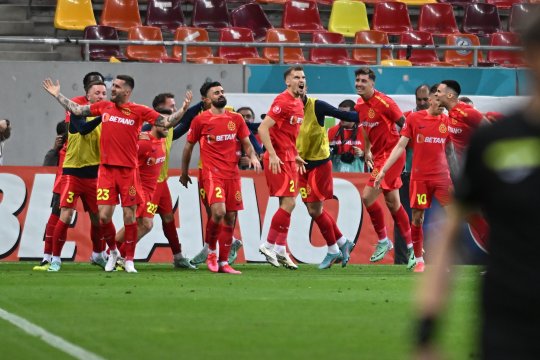 FCSB, gata să facă 3 "mutări" după ce a sărbătorit titlul în Liga 1