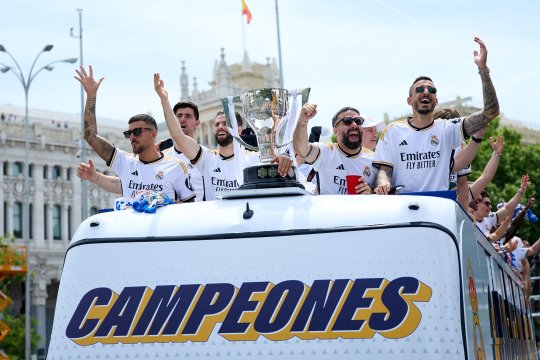 Imagini spectaculoase de la sărbătoarea de titlu a celor de la Real Madrid! Cum au celebrat ibericii al 36-lea campionat câștigat