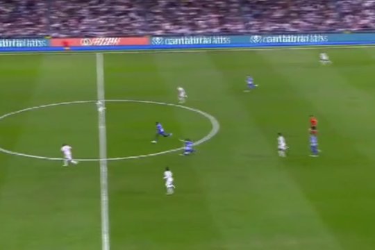 Ce nebunie a încercat Ianis Hagi cu Real Madrid! A încercat să-l imite pe "Rege" chiar pe Bernabeu