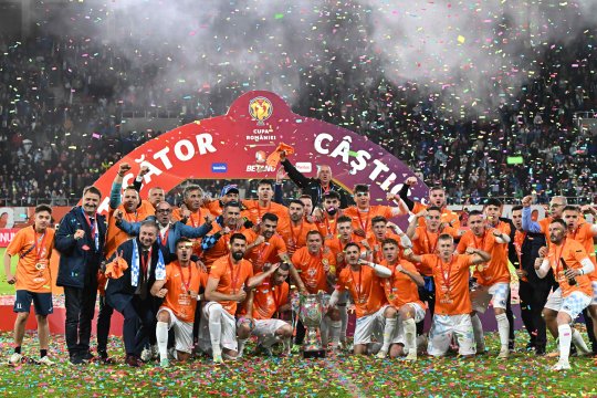 Ce echipe din Liga 1 au felicitat Corvinul Hunedoara pentru câștigarea Cupei României