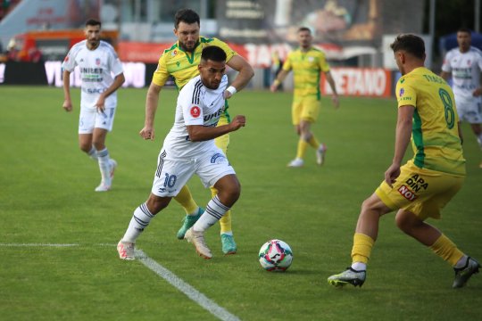 FC Botoșani - CS Mioveni 1-0. Gazdele dau lovitura în finalul partidei