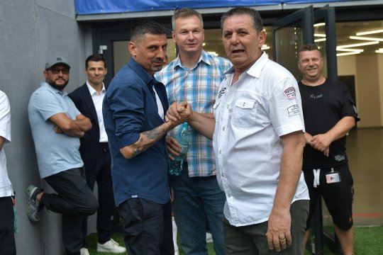 Prima reacție a lui Lăcătuș după ce Steaua a lansat ofensiva împotriva FCSB: ”Un lucru bun! Sunt curios ce se întâmplă”