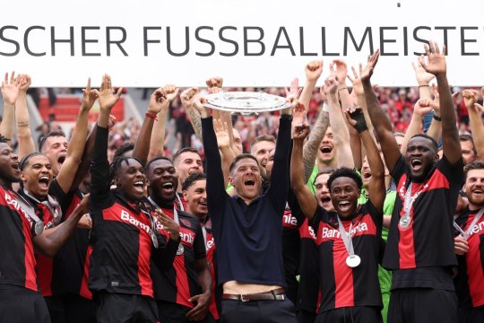 E gata! Leverkusen a câștigat neînvinsă titlul în Bundesliga. Imagini spectaculoase de la sărbătoarea nemților