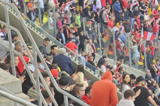 Invazie de VIP-uri pe Arena Națională la barajul Dinamo - Csikszereda! Fanul special care nu a ratat meciul sezonului pentru "câini
